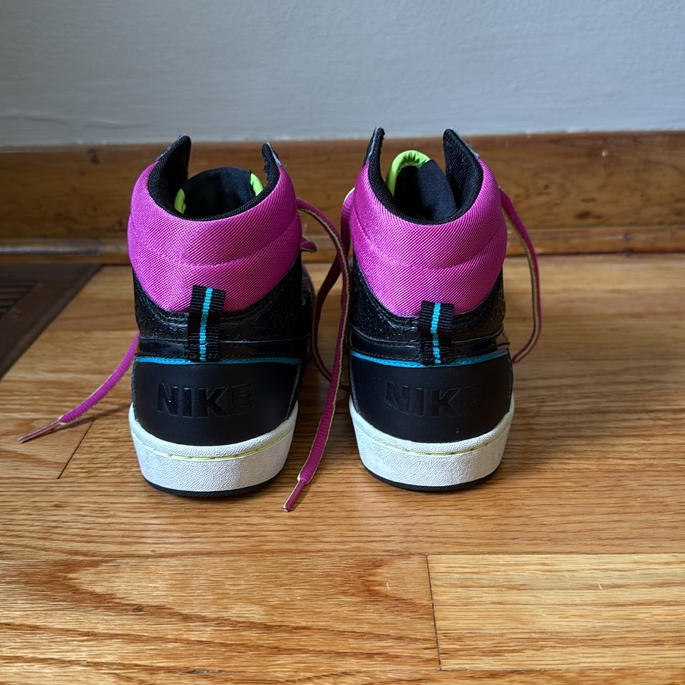 NIKE - Women’s Vintage Nike Air Sneaker - Size 5.5 - Picture 3 of 5